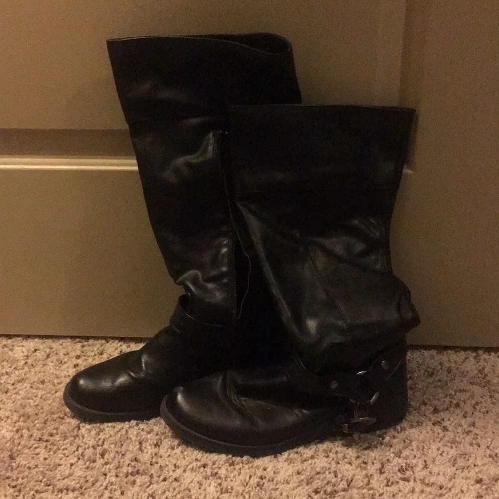 Black boots